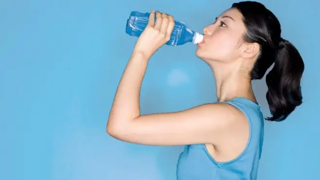 నీళ్లు తాగడం