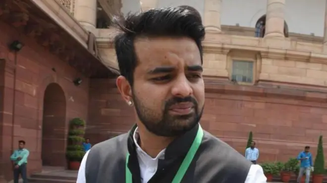 ప్రజ్వల్ రేవణ్ణ, హెచ్ డీ దేవెగౌడ, కర్ణాటక