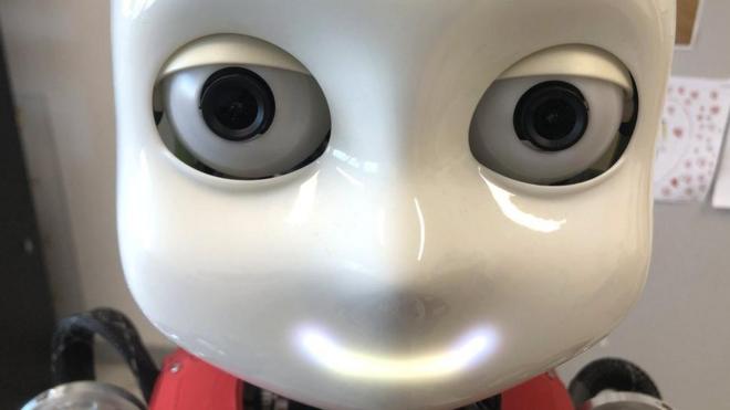 O robô iCub no laboratório CONTACT no Instituto Italianocef apostas on lineTecnologia