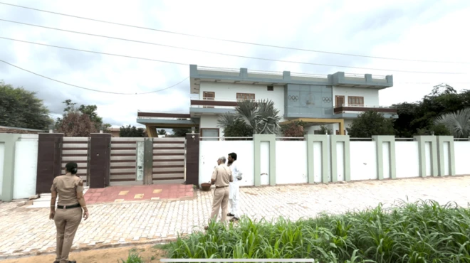 వినేశ్ ఫొగాట్, మహావీర్ ఫొగాట్