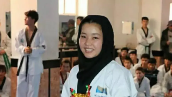 خدیجه احمدزاده