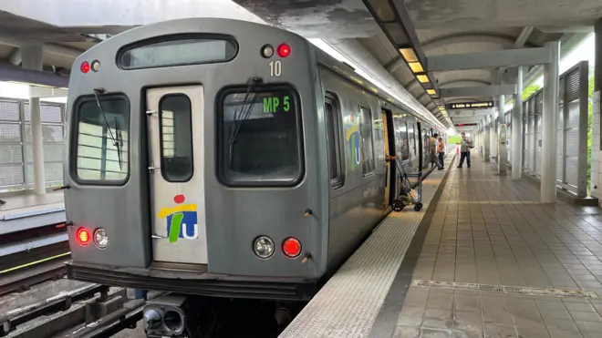 Imagen de un vagón del Tren Urbano de Puerto Rico