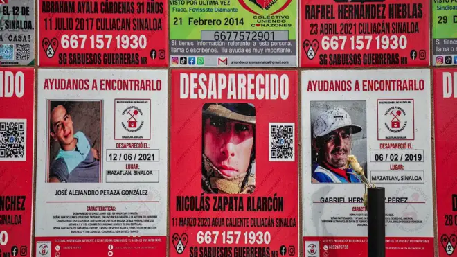 Carteles de desaparecidos en Culiacán