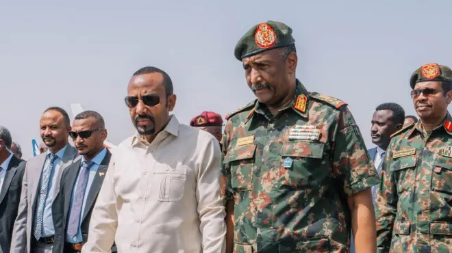 ጠቅላይ ሚኒስትር ዐቢይ አሕመድ እና የሱዳን ጦር መሪ አብዱል ፈታህ አል ቡርሃን