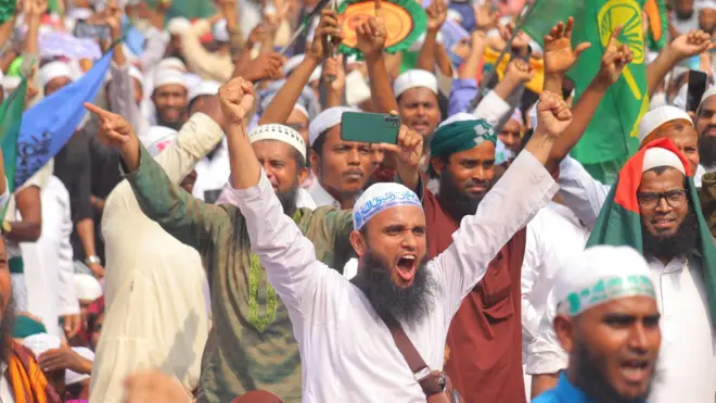 ঢাকায় ইসলামী আন্দোলনের সমর্থকরা।