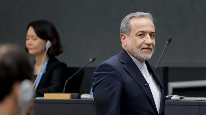 وزیر خارجه ایران وجود هرگونه ضربالاجل در مذاکره با آمریکا را رد کرده است