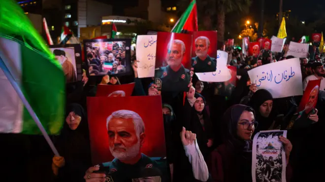 جشن حمله حماس در میدان فلسطین