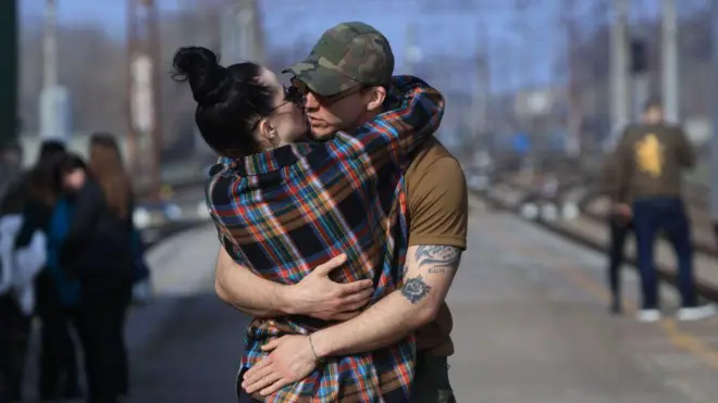 Бірінші жыныстық қатынас кезінде қан көп бола ма?