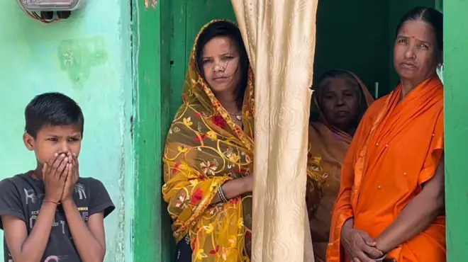 राजा शाह के परिवार के लोग