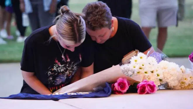 Homenaje a las víctimas del tiroteo.