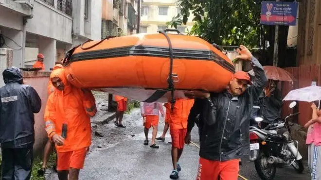 पिंपरी चिंचवड शहराला पुराचा फटका, शेकडो कुटुंबं विस्थापित