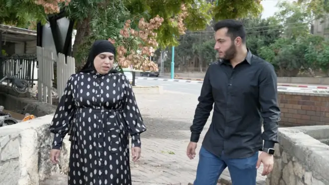 سيدة فلسطينية داخل الخط الأخضر في مدينة اللد المختلطة