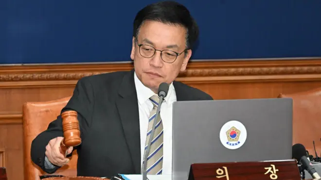 최상목 대통령 권한대행이 31일 정부 서울청사에서 국무회의를 주재하고 있다