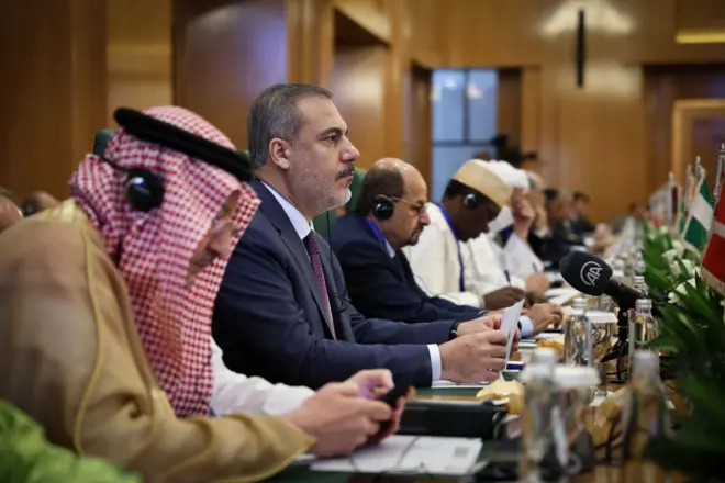 अरब और मुस्लिम मुल्कों की बैठक