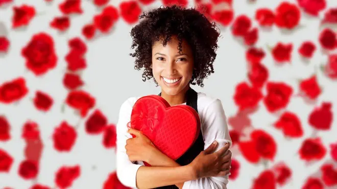 ቅርጺ ልቢ ዝሓቘፈት ጓለንስተይቲ እናሰሓቐት