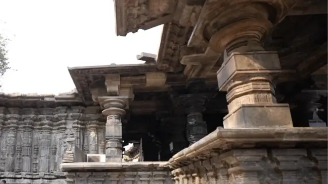 వేయి స్తంభాల గుడి