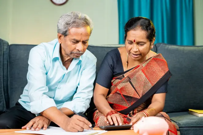 पोस्ट ऑफिसमध्ये कोणत्या गुंतवणूक योजना आहेत? त्यातल्या कोणत्या योजनांवर कर लागत नाही?