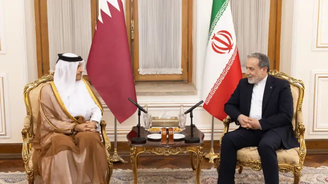 اجتماع رئيس الوزراء ووزير الخارجية القطري، الشيخ محمد بن عبد الرحمن آل ثاني، في طهران، مع وزير الخارجية الإيراني عباس عراقجي