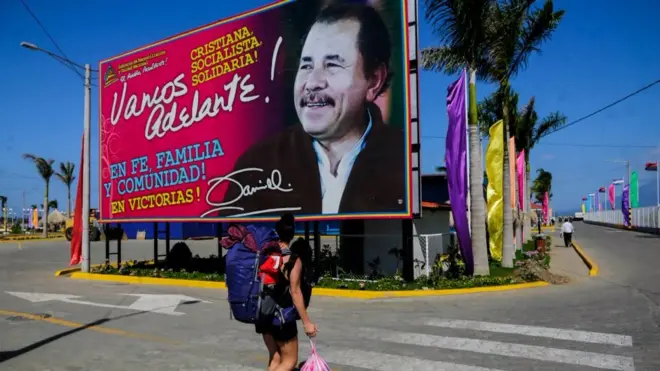 Cartel de la campaña por la reelección de Daniel Ortega en Nicaragua