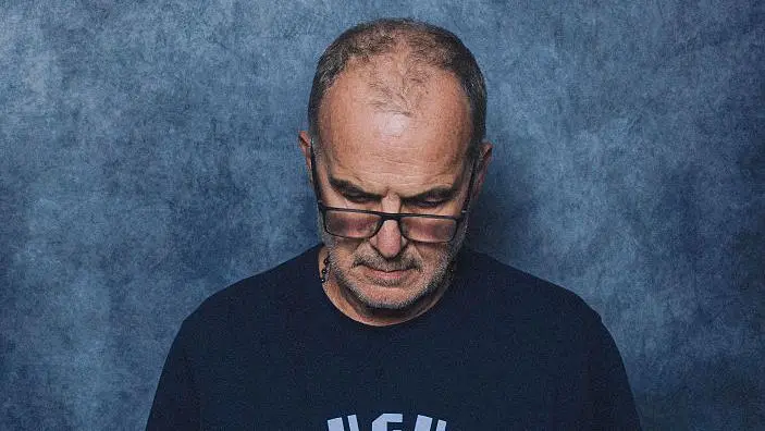«No soy modelo»: Marcelo Bielsa se niega a mirar a la cámara en la sesión fotográfica de la FIFA para el Mundial 2026 «No soy modelo»: Marcelo Bielsa se niega a mirar a la cámara en la sesión fotográfica de la FIFA para el Mundial 2026
