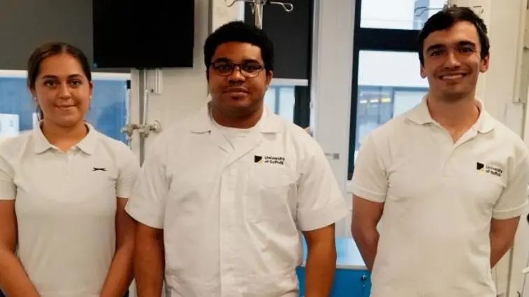 Los futuros trabajadores sanitarios afirman estar comprometidos con el NHS