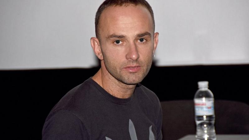 Найденный мертвым режиссер Кантер оставил предсмертную записку - BBC ...