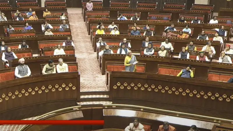 2001இல் இந்த 25 ஆண்டு கால வரையறை முடிவுக்கு வந்தது. இதனால் 2002இல் அடல் பிஹாரி வாஜ்பேயி பிரதமராக இருந்தபோது தொகுதி மறுசீரமைப்பு செய்ய வேண்டிய சூழல் ஏற்பட்டது. ஆனால், 84வது திருத்தத்தின் மூலம் இது மேலும் 25 ஆண்டுகளுக்கு தள்ளிப் போடப்பட்டது.