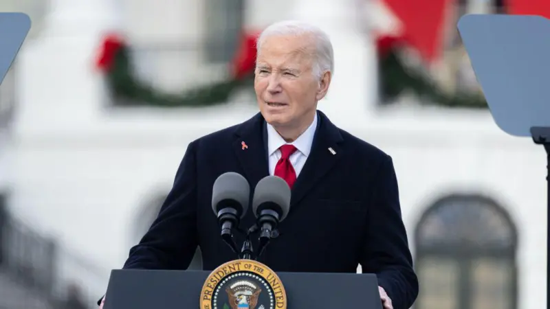 Ông Biden ân xá con trai, mong dân Mỹ ‘hiểu cho quyết định này’