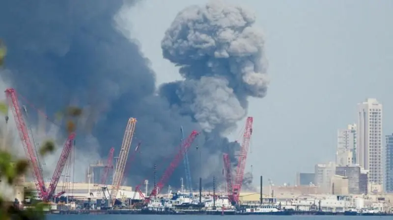 बाहरेनमा विस्फोटपछि उडेको धुवाँको मुश्लो