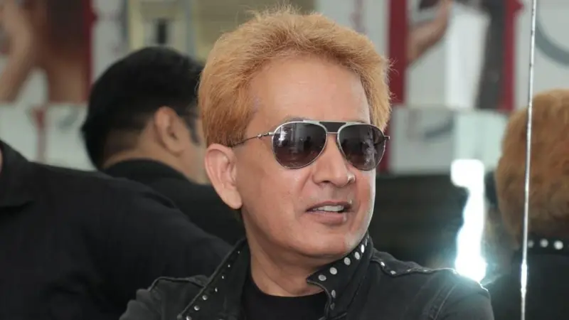 चर्चित भारतीय हेयर स्टाइलिस्ट जावेद हबिबमाथि एउटै प्रहरी चौकीमा ३२ मुद्दा दर्ता