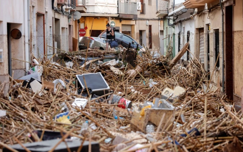 Las impactantes imágenes de las graves inundaciones en España que han dejado más de 90 muertos y decenas de desaparecidos  0dbdade0-9705-11ef-9260-19e6a950e830.png