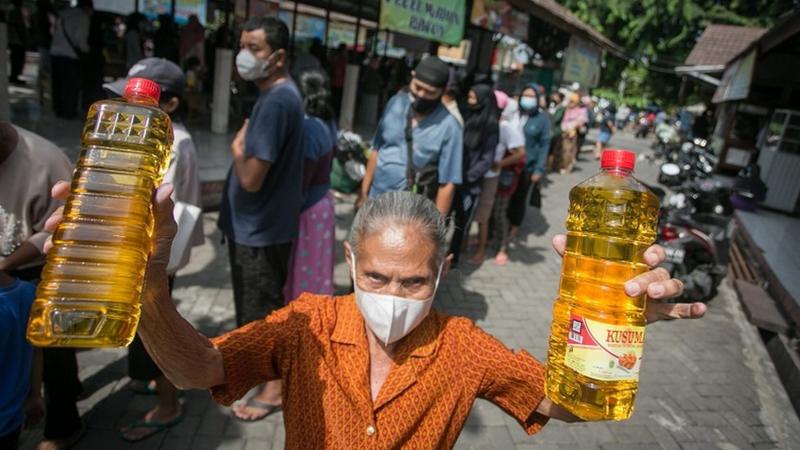 Minyak Goreng Melimpah Setelah Harga Eceran Tertinggi Dicabut, Tapi ...