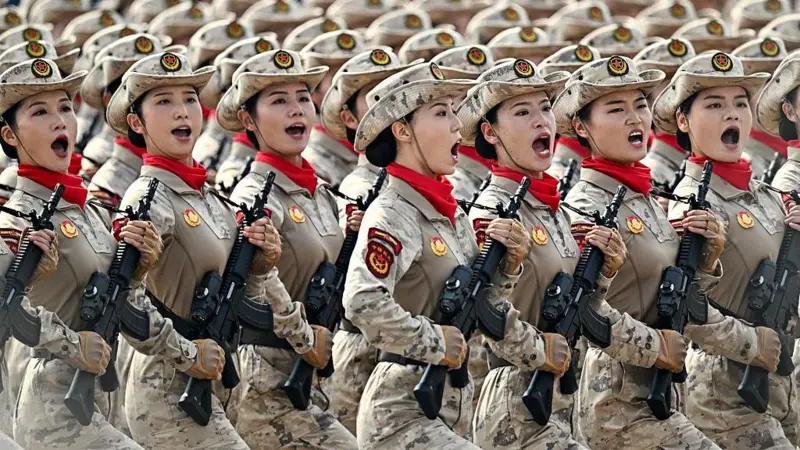 Lo que las nuevas armas que se mostraron en el enorme desfile de Pekín revelan sobre las capacidades militares de China Lo que las nuevas armas que se mostraron en el enorme desfile de Pekín revelan sobre las capacidades militares de China
