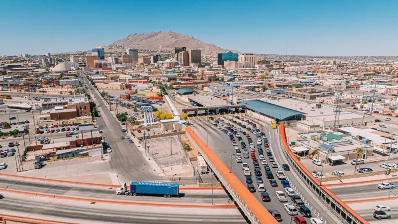 EE.UU. neutraliza un dron que atribuye a un cartel mexicano y que «violó el espacio aéreo» en la ciudad de El Paso EE.UU. neutraliza un dron que atribuye a un cartel mexicano y que «violó el espacio aéreo» en la ciudad de El Paso