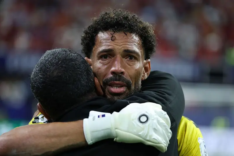 El fenómeno Vozinha, el héroe de Cabo Verde frente a España que con 40 años se convirtió en sensación del Mundial El fenómeno Vozinha, el héroe de Cabo Verde frente a España que con 40 años se convirtió en sensación del Mundial