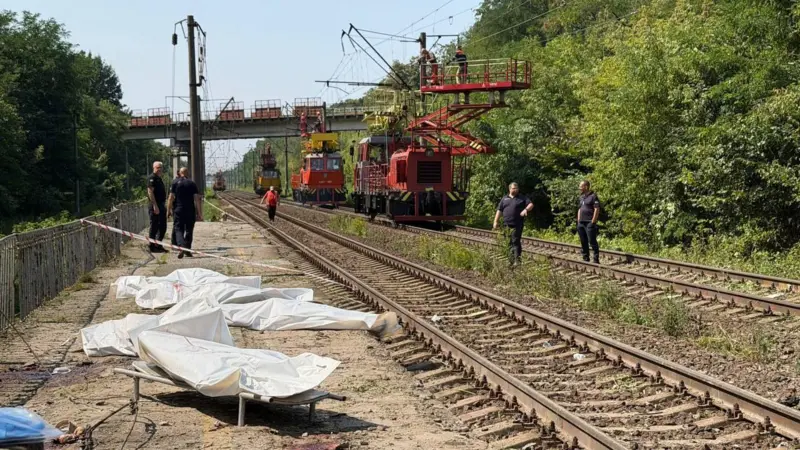 Вийшли по тривозі зі складів. Що відомо про трагедію на залізничній платформі під Броварами?