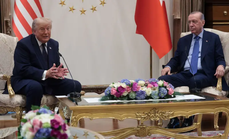 Президент США Дональд Трамп подчеркнул, что во время встречи с президентом Турции Реджепом Тайипом Эрдоганом будет рассмотрена возможность продажи Турции истребителей F-35.