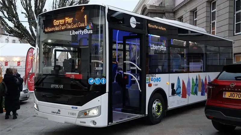 Llegan las primeras nuevas incorporaciones a la flota de autobuses