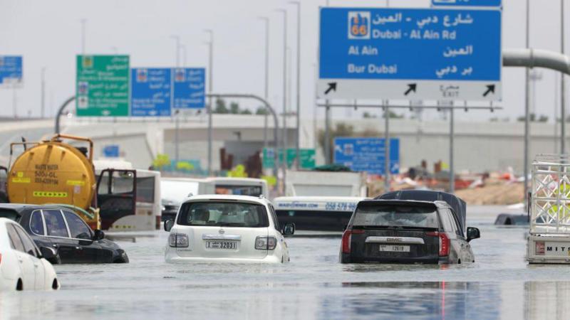 Dubai’de sel: Son 75 yılın en şiddetli yağışları
