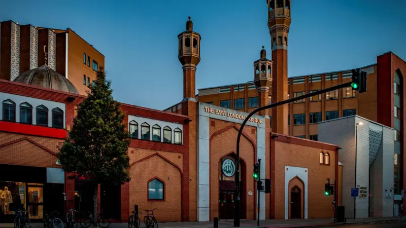 La organización benéfica musulmana Run revisa sus políticas tras las críticas.