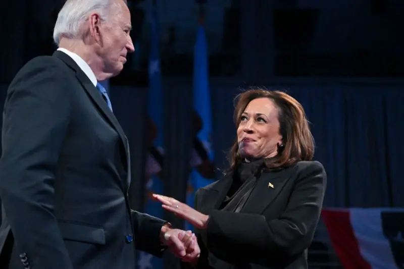 Biden ‌and Harris