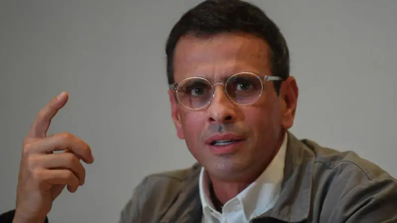 Henrique Capriles: «La mayor parte de las personas que quieren una invasión de Estados Unidos no viven en Venezuela» Henrique Capriles: «La mayor parte de las personas que quieren una invasión de Estados Unidos no viven en Venezuela»