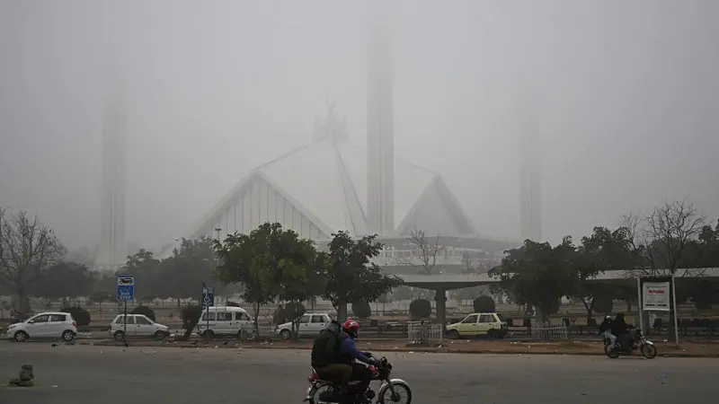 ’لاہور اور چکوال میں بھی برفباری کا امکان‘: کیا پاکستان میں سردی کی ’غیر معمولی‘ لہر آنے والی ہے؟