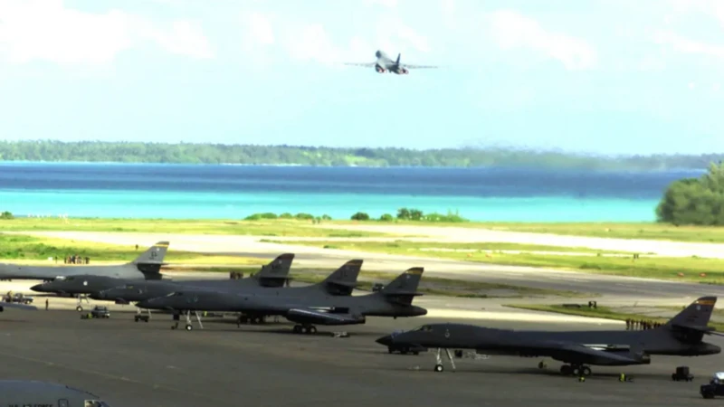 Awọn baalu ijagun ni ibudo ologun Amẹrika ati UK to wa ni Diego Garcia