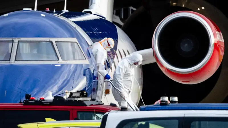 La carrera internacional para rastrear a los pasajeros que se bajaron antes de que se descubriera el brote de hantavirus en un crucero La carrera internacional para rastrear a los pasajeros que se bajaron antes de que se descubriera el brote de hantavirus en un crucero