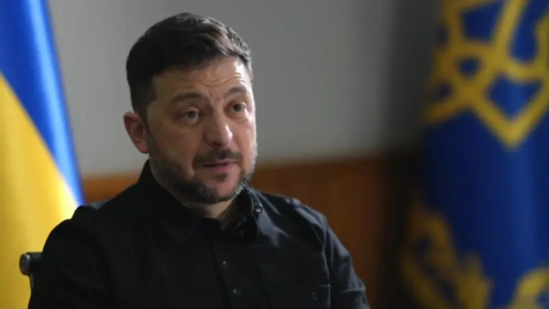 «Putin ha iniciado la Tercera Guerra Mundial y la pregunta es cómo detenerlo», le dice Zelensky a la BBC «Putin ha iniciado la Tercera Guerra Mundial y la pregunta es cómo detenerlo», le dice Zelensky a la BBC