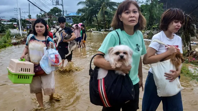 फिलिपिन्समा ‘कालमेगी’ आँधीमा परेर ५२ जनाको मृत्यु, लाखौं विस्थापित