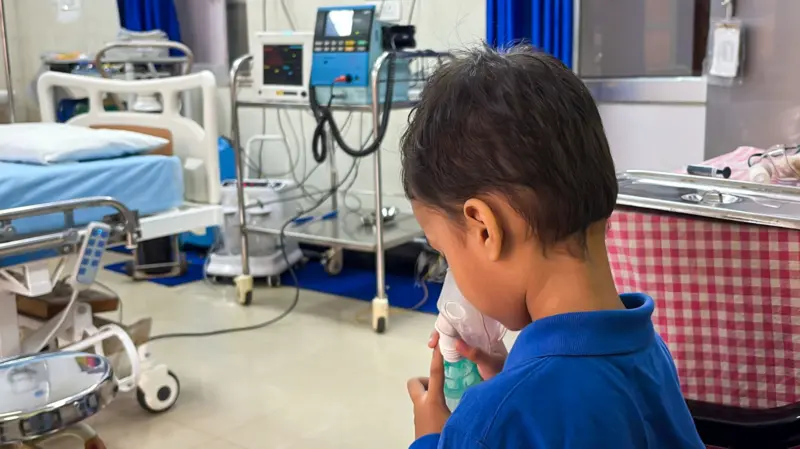 दिल्ली में जहरीली हवा से हो रहे लोगो के फेफड़े ख़राब