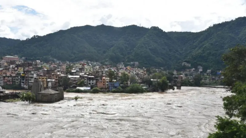 भारतको हिमाचलमा वर्षाका कारण ३० को मृत्यु, ३४ बेपत्ता