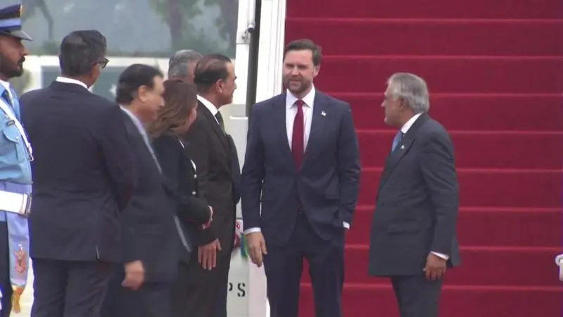 २१ वर्षपछि अमेरिकी उपराष्ट्रपति पाकिस्तानमा, इरानसँग वार्ता गर्न जेडी भेन्स इस्लामाबाद पुगे